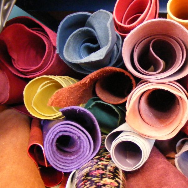 Leathercraft supplies online. Leather, tools, buckles and fittings